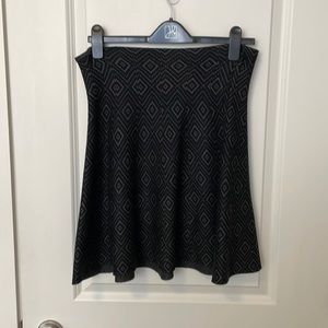 NWT cute skirt dark grey size L